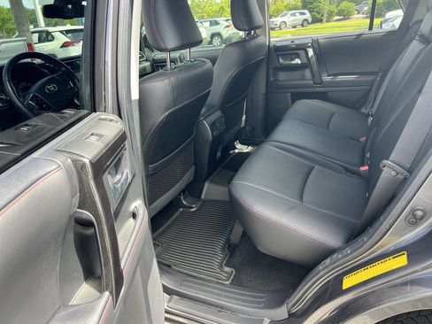Used 2023 Toyota 4Runner TRD Off-Road Premium w/ Moonroof Package AWD/4WD image 32