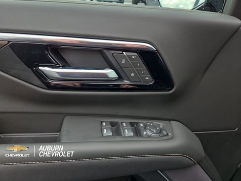 New 2026 Chevrolet Suburban Premier w/ Sun And Tow Package AWD/4WD image 15