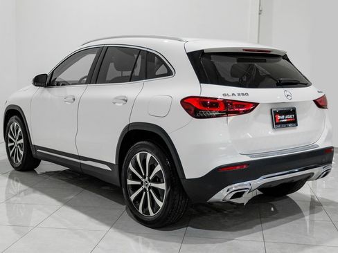 Used 2021 Mercedes-Benz GLA 250 4MATIC image 9