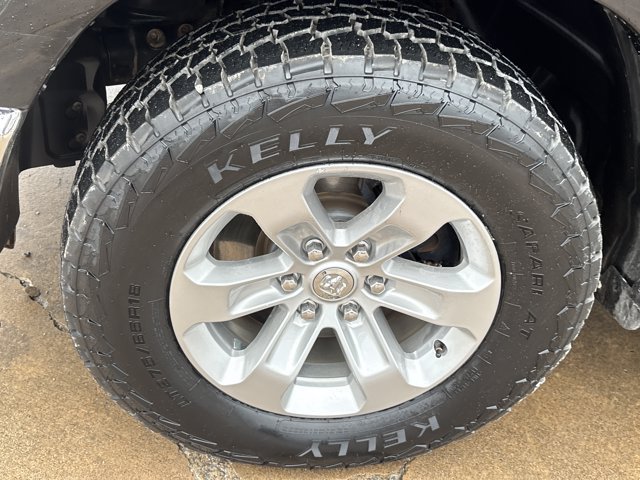 Used 2019 RAM 1500 Laramie AWD/4WD image 12