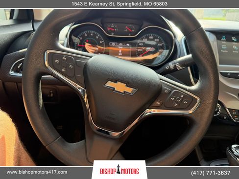 Used 2018 Chevrolet Cruze LT w/ Convenience Package FWD image 13