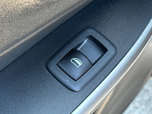 Used 2020 Jeep Cherokee Limited AWD/4WD image 32