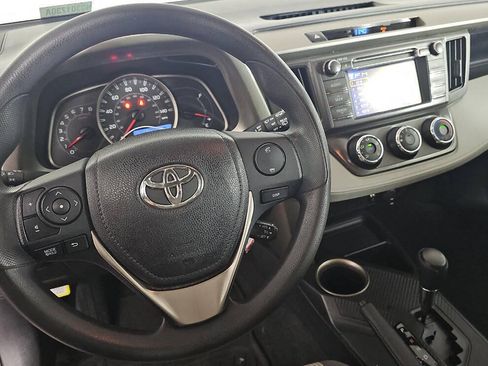 Used 2013 Toyota RAV4 LE AWD/4WD image 9