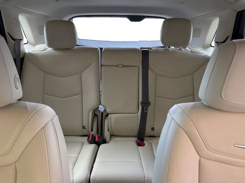 Used 2023 Cadillac XT5 Premium Luxury FWD image 17