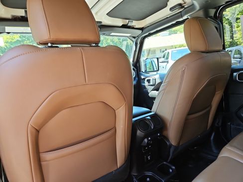 Used 2021 Jeep Gladiator Overland w/ Popular Equipment Package image 19