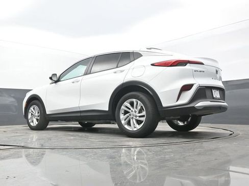 Used 2025 Buick Envista Preferred image 56