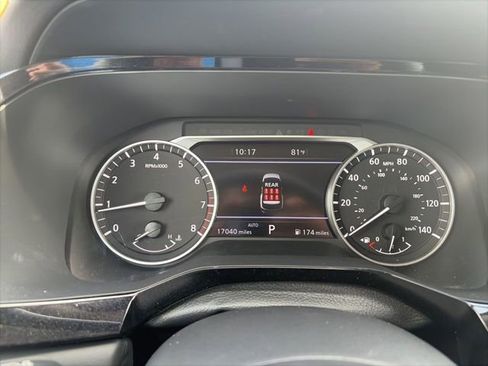 Used 2025 Nissan Pathfinder SL AWD/4WD image 20