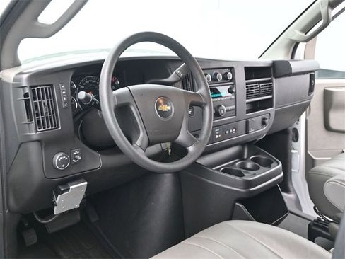 Used 2023 Chevrolet Express 2500 Extended image 7