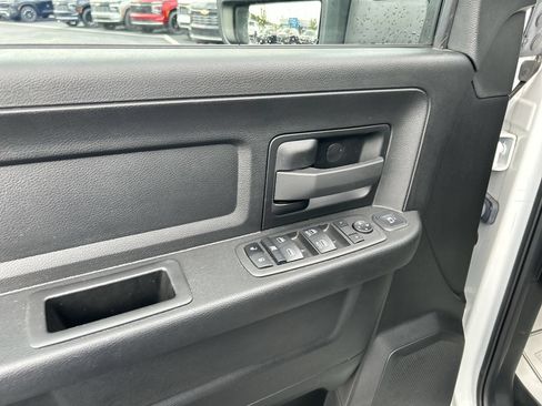 Used 2023 RAM 2500 Tradesman w/ Chrome Appearance Group AWD/4WD image 19