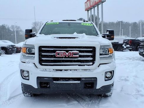 Used 2019 GMC Sierra 2500 SLT w/ Duramax Plus Package image 2