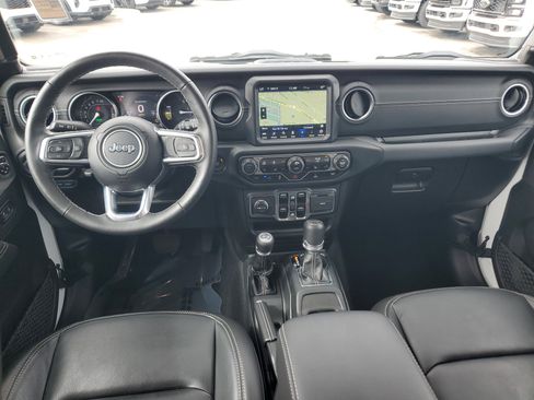 Used 2023 Jeep Wrangler Unlimited Sahara w/ Cold Weather Group image 17