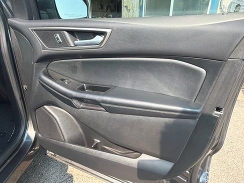Used 2016 Ford Edge SEL w/ Equipment Group 201A AWD/4WD image 8
