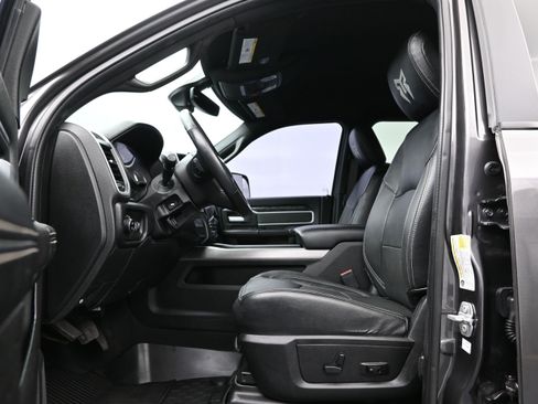 Used 2020 RAM 2500 Big Horn w/ Level 2 Equipment Group AWD/4WD image 9