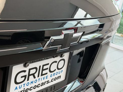 Used 2024 Chevrolet Traverse RS FWD image 14