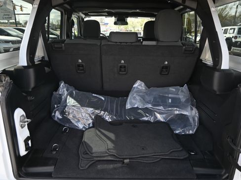 Used 2025 Jeep Wrangler Sahara w/ Safety Group image 14