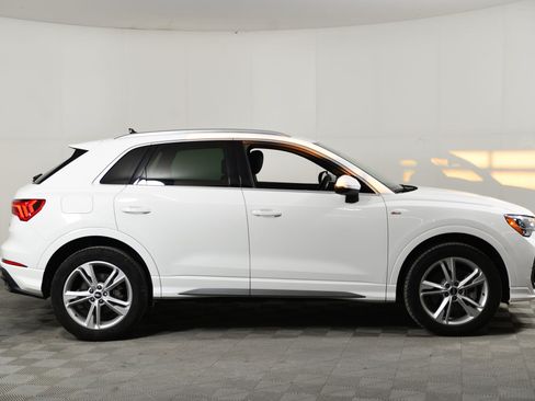 Certified 2021 Audi Q3 2.0T Premium w/ Convenience Package image 7