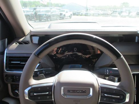 New 2026 GMC Yukon Denali w/ Denali Reserve Package AWD/4WD image 21