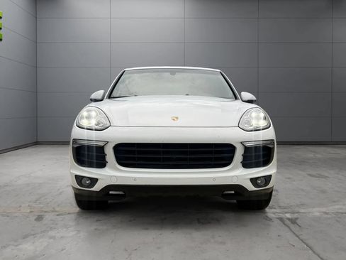 Used 2016 Porsche Cayenne AWD/4WD image 2