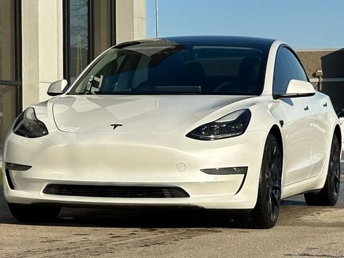 Used 2022 Tesla Model 3 Performance image 4