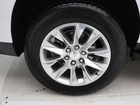 Used 2023 Chevrolet Suburban Premier image 10