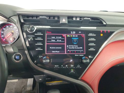 Used 2020 Toyota Camry XSE image 13