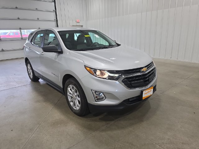 Used 2020 Chevrolet Equinox LS FWD image 2