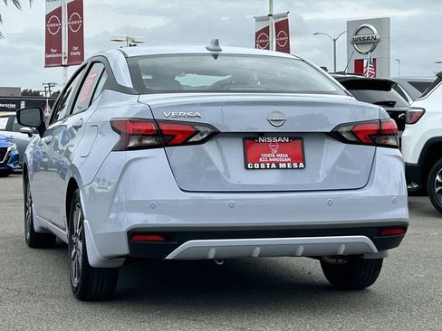 Used 2025 Nissan Versa SV w/ Trunk Package image 3