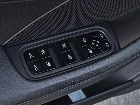 Used 2020 Porsche Panamera RWD image 10