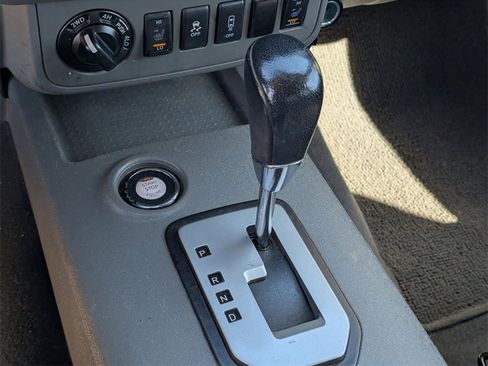 Used 2020 Nissan Frontier SV w/ Midnight Edition Floor Mats image 29