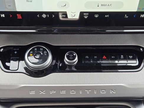 New 2026 Ford Expedition Active image 22