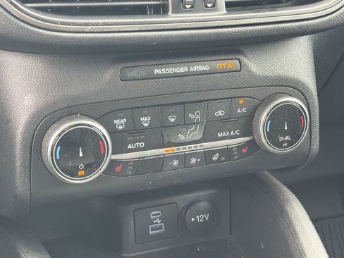 Certified 2023 Ford Escape Active AWD/4WD image 10