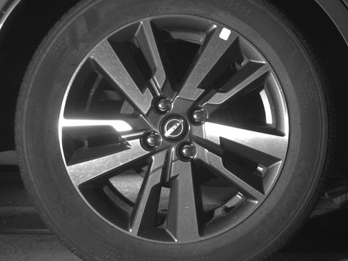 Used 2025 Nissan Versa SV FWD image 14