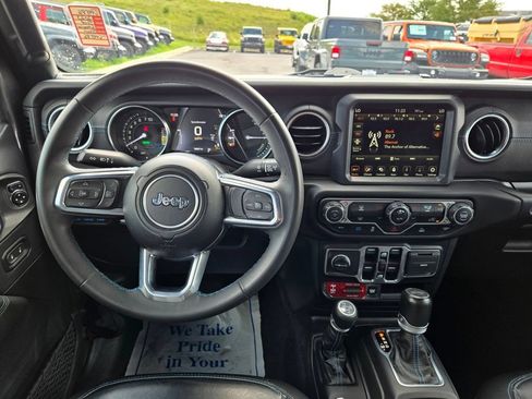 Used 2023 Jeep Wrangler Unlimited Rubicon 4xe AWD/4WD image 17
