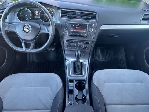 Used 2016 Volkswagen e-Golf SE w/ DC Fast Charging Package image 15