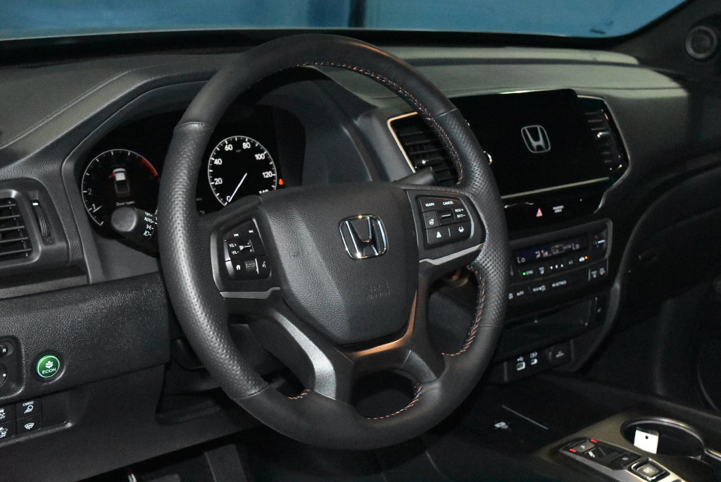 Used 2024 Honda Ridgeline TrailSport image 2
