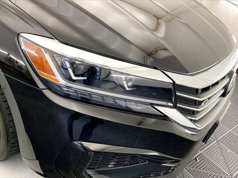 Used 2022 Volkswagen Passat 2.0T R-Line image 28