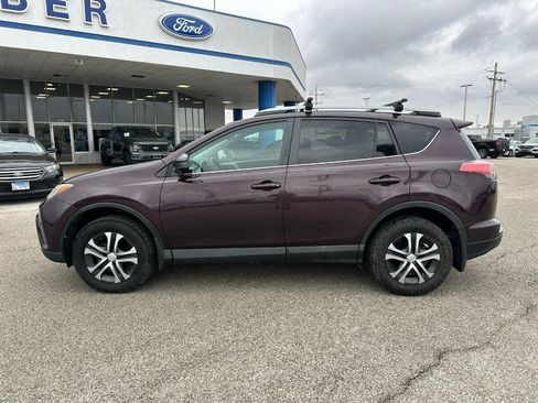 Used 2017 Toyota RAV4 LE image 2