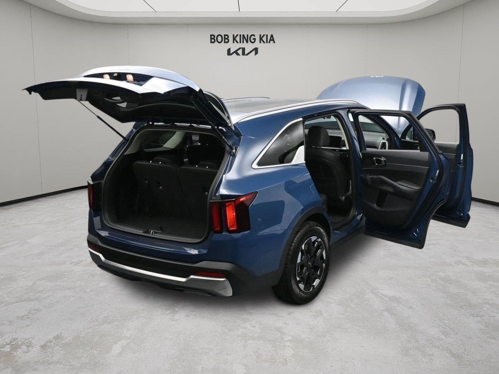 Used 2026 Kia Sorento S w/ S Panoramic Sunroof Package FWD image 9