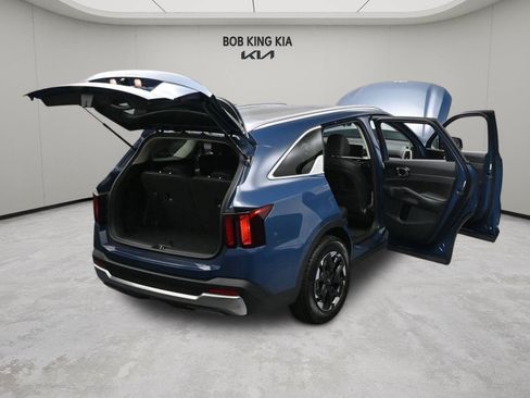 Used 2026 Kia Sorento S w/ S Panoramic Sunroof Package FWD image 9