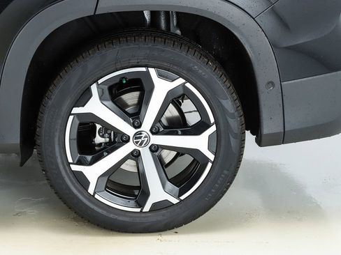 New 2026 Volkswagen Tiguan SE AWD/4WD image 45