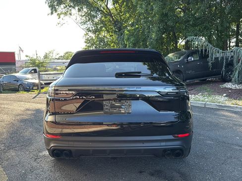 Used 2023 Porsche Cayenne Platinum Edition AWD/4WD image 6