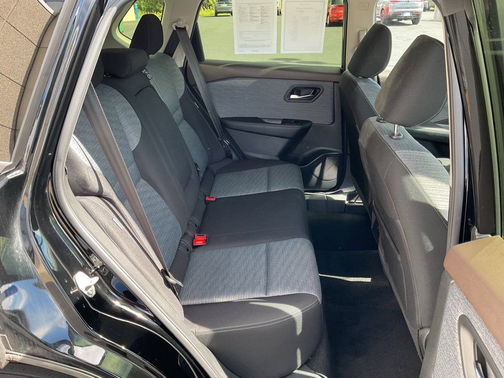 Used 2023 Nissan Rogue SV AWD/4WD image 19