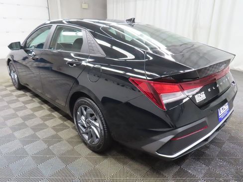 Used 2024 Hyundai Elantra SEL FWD image 6