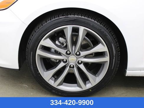 Used 2024 Chevrolet Malibu LT image 25