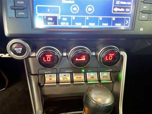 Used 2023 Toyota GR86 Premium RWD image 15