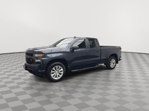 Used 2020 Chevrolet Silverado 1500 Custom w/ Custom Value Package AWD/4WD image 30
