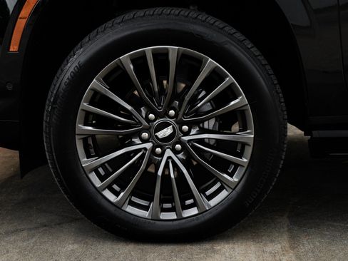 Used 2026 Cadillac Escalade Platinum Sport w/ LPO, Floor Liner Package AWD/4WD image 48
