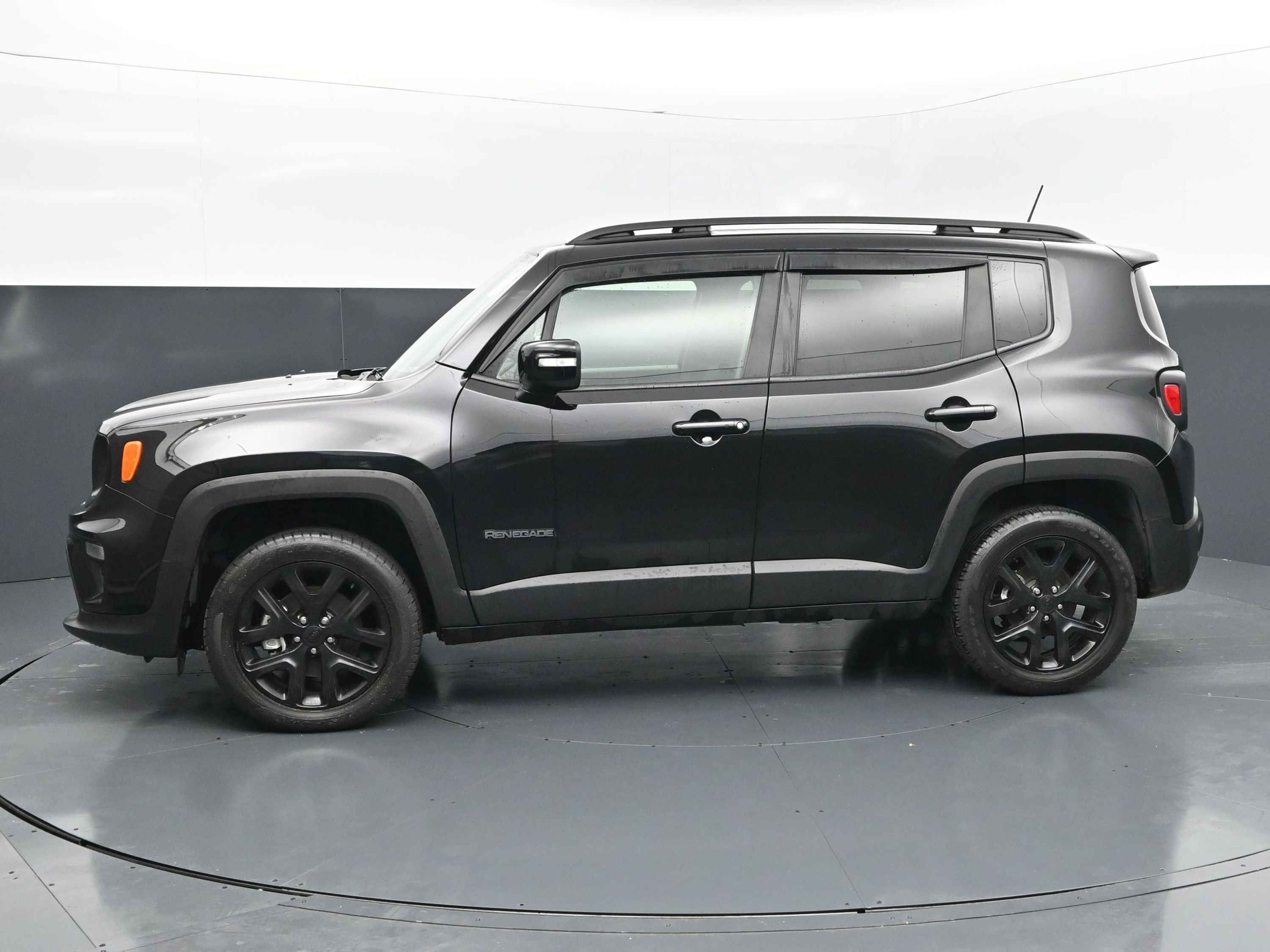 Used 2023 Jeep Renegade Altitude AWD/4WD image 2