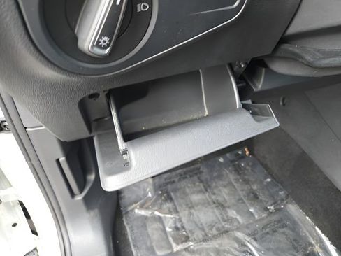 Used 2023 Volkswagen Tiguan SE w/ Panoramic Sunroof Package image 14