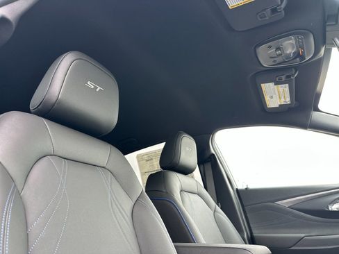 New 2026 Buick Envista Sport Touring w/ Convenience I Package FWD image 17
